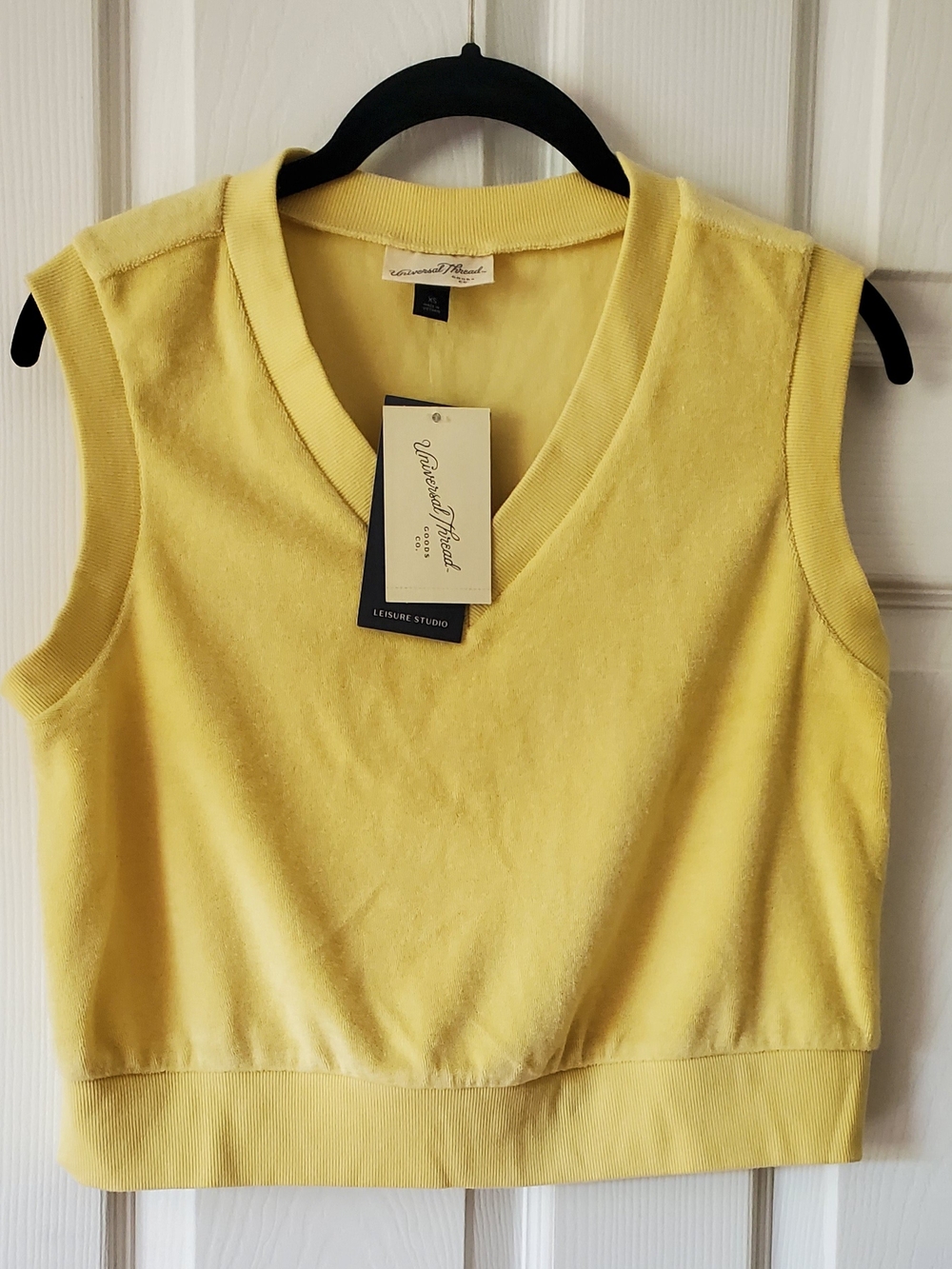 Universal Thread Yellow Sleeveless V-Neck Knit Tank